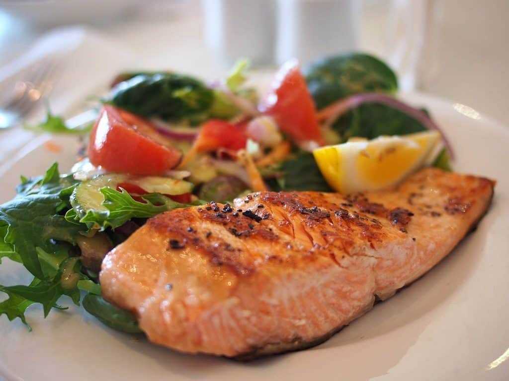 salmon with fresh vegetables