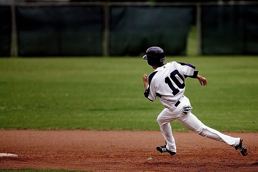 baseball player making a run