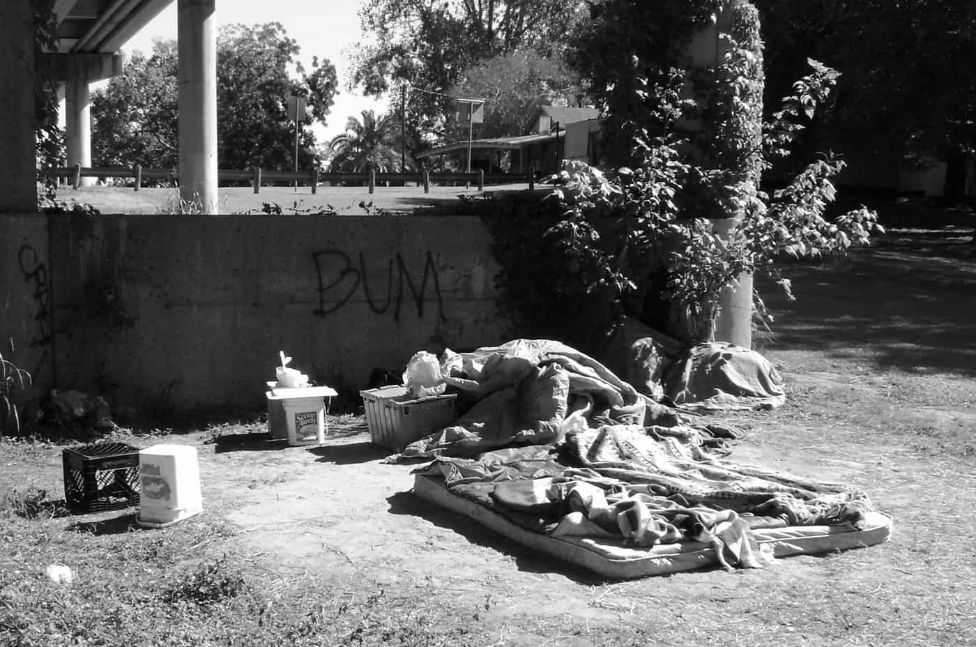 BEYOND THE SPECTACLE OF VETERANS DAY Reflecting on the losses at home1