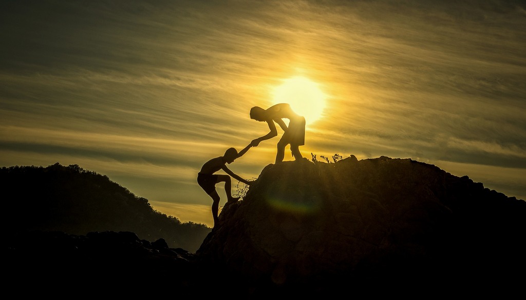 MOVE MINDFULLY THROUGH LIFE: 5 ways to help bring positivity into our days 15 MOVE MINDFULLY THROUGH LIFE 5 Ways to help bring positivity into our days