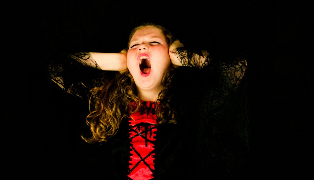 MOVE MINDFULLY THROUGH LIFE: 5 ways to help bring positivity into our days 14 MOVE MINDFULLY THROUGH LIFE 5 Ways to help bring positivity into our days 1